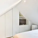 Le Petit Kuhn Apartment